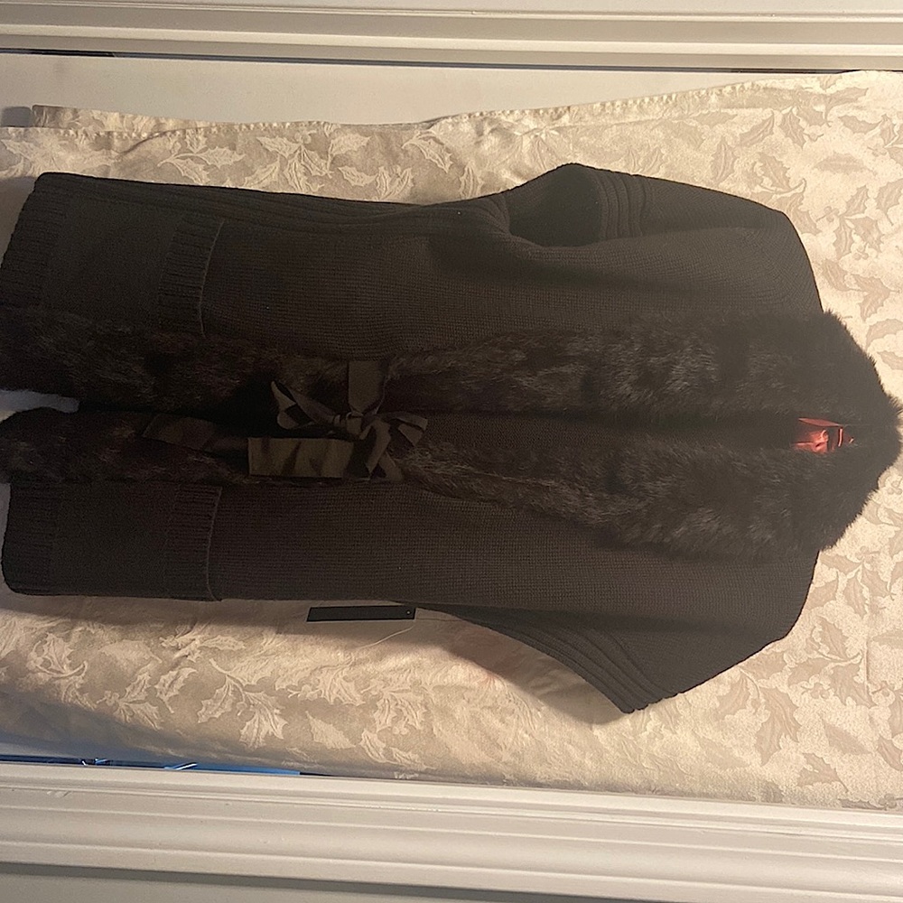 NWT Elie Tahari sweater vest size M with real dyed fox fur collar